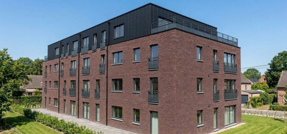 Rendu 3D de Vennes 65 à Liège : façade en brique et bardage du dernier étage